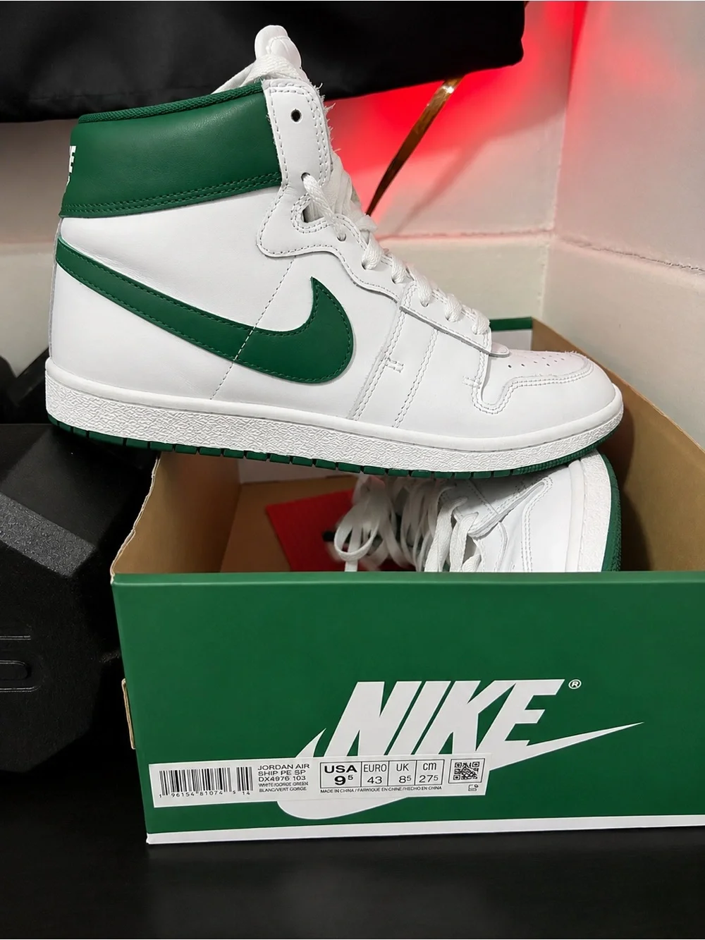 Nike High-Top Sneakers in White and Green